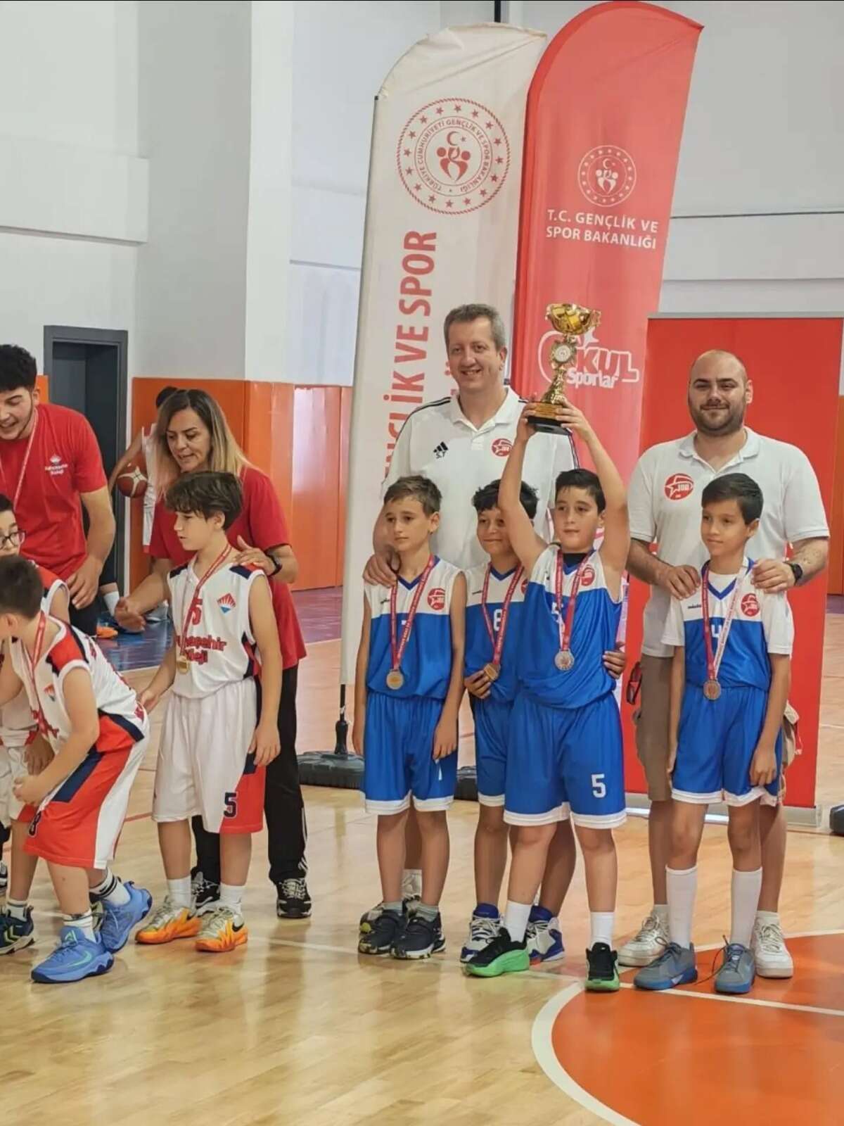 Türdü İlkokulu Basketbol Takımı Muğla Şampiyonu Oldu 3